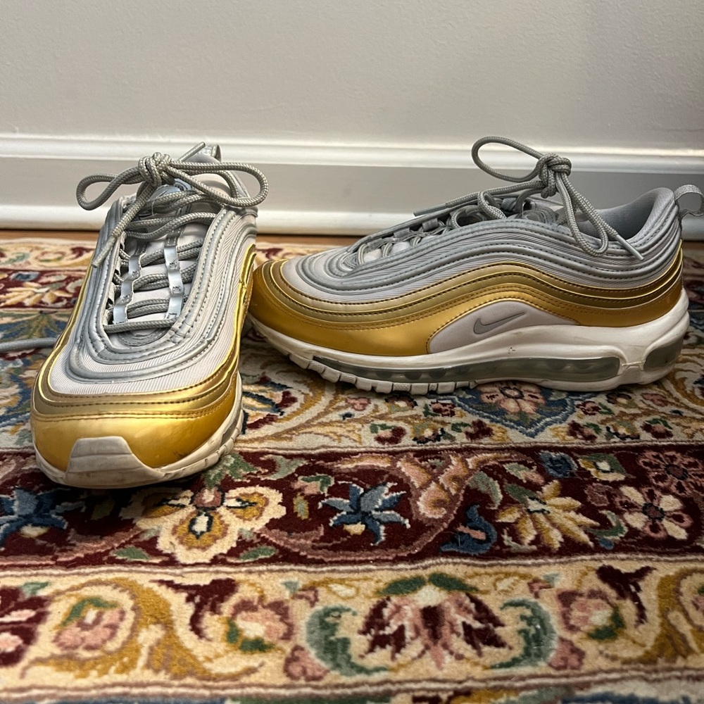 Nike Women’s Air Max 97 SE Sneakers AQ4137 001